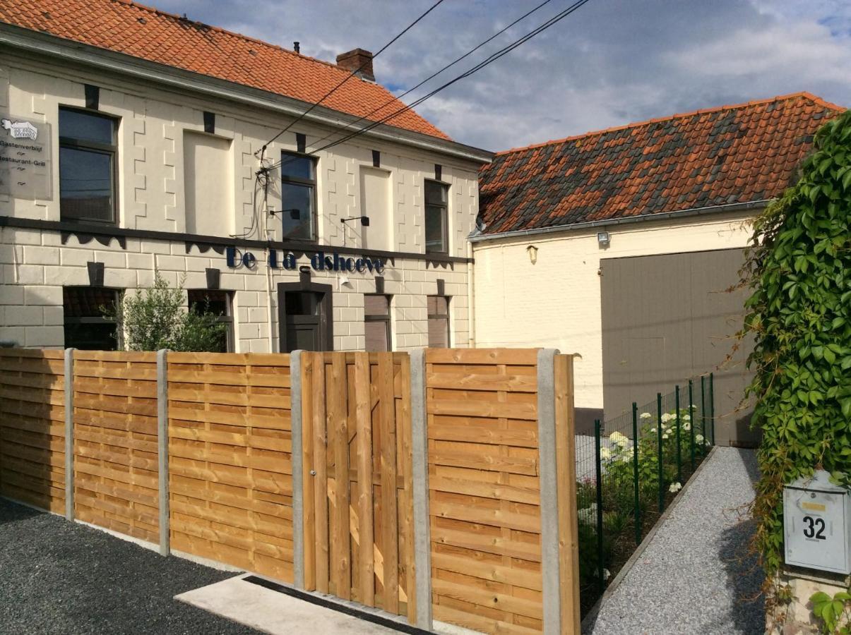 DE LANDSHOEVE vakantiewoningen en privé wellness Zwalm Esterno foto