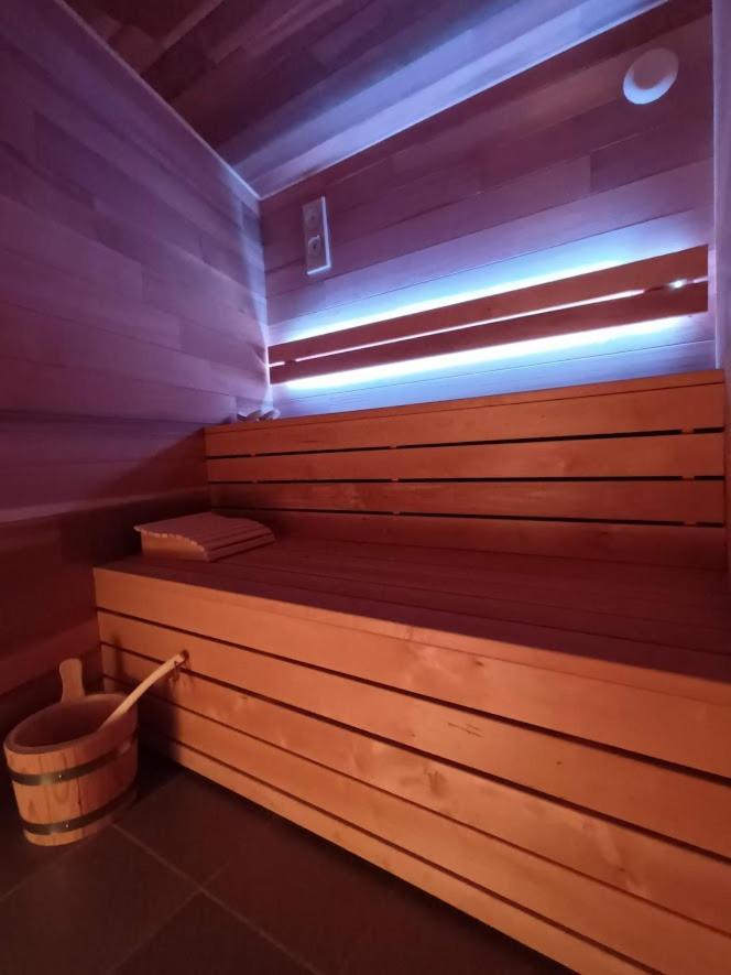 DE LANDSHOEVE vakantiewoningen en privé wellness Zwalm Esterno foto